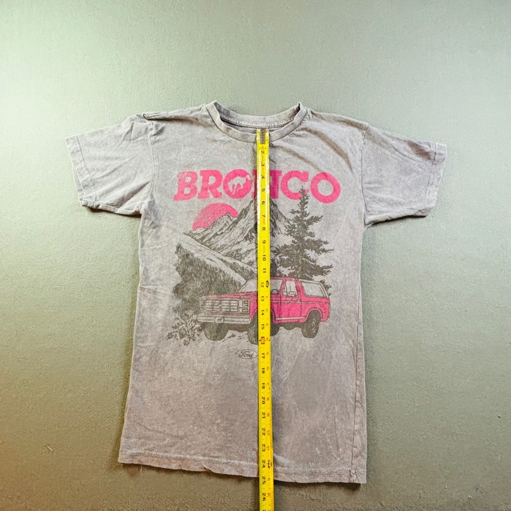 Ford Bronco Mens S T-Shirt Gray Pink Acid Wash Westerncore Cowgirl Streetwear - Picture 4 of 8